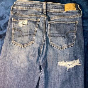 AMERICAN EAGLE JEANS